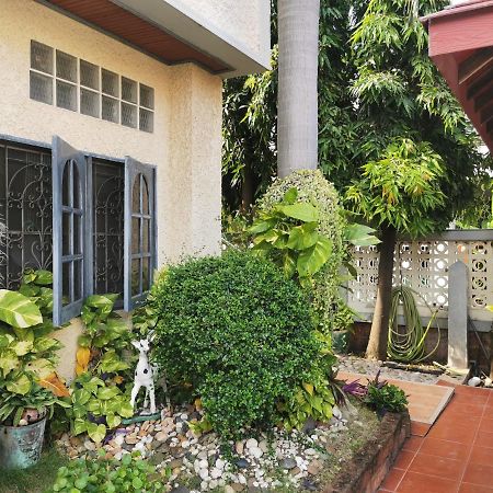 Bangsaen Samiya Guesthouse מראה חיצוני תמונה