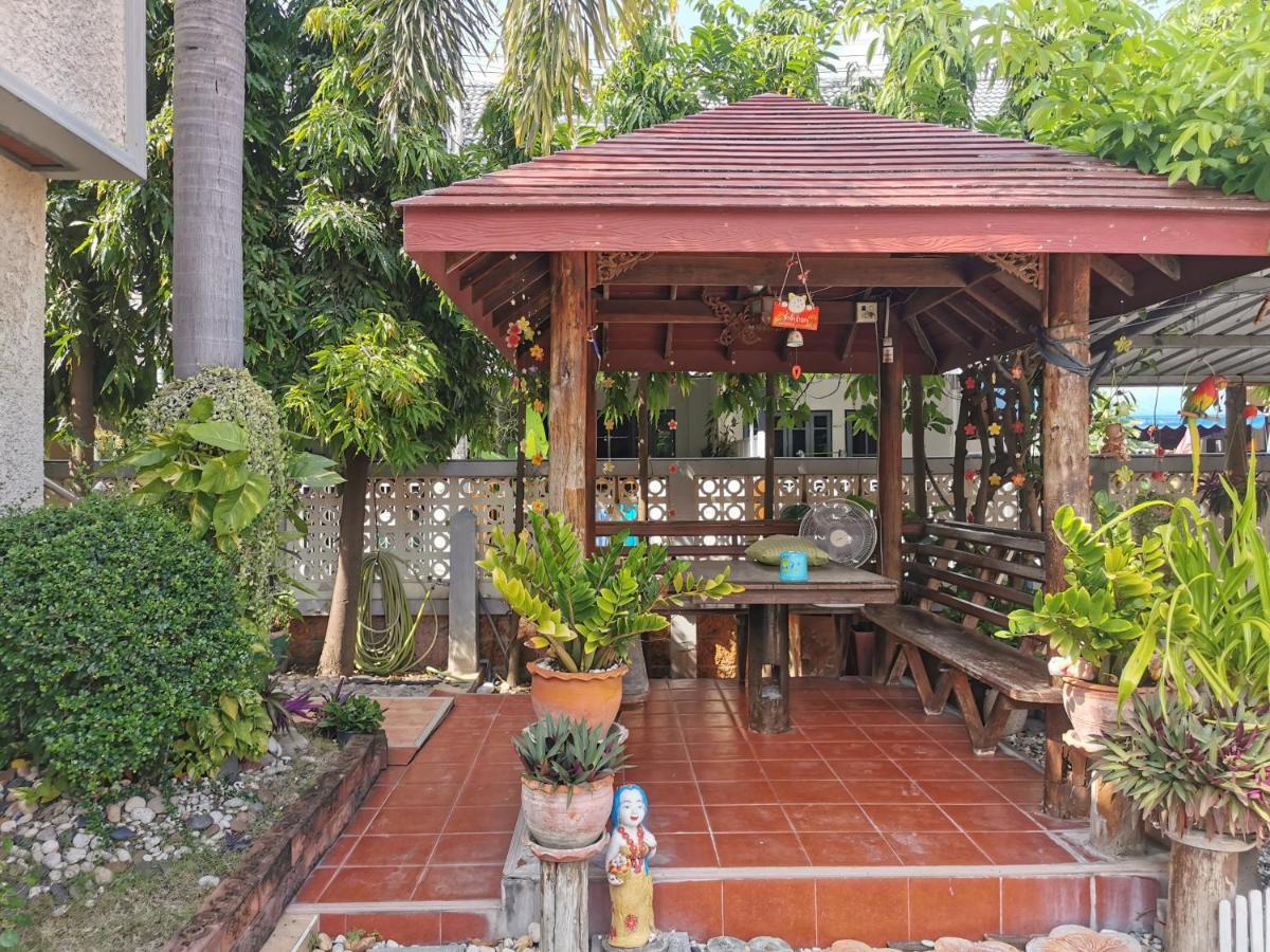 Bangsaen Samiya Guesthouse מראה חיצוני תמונה