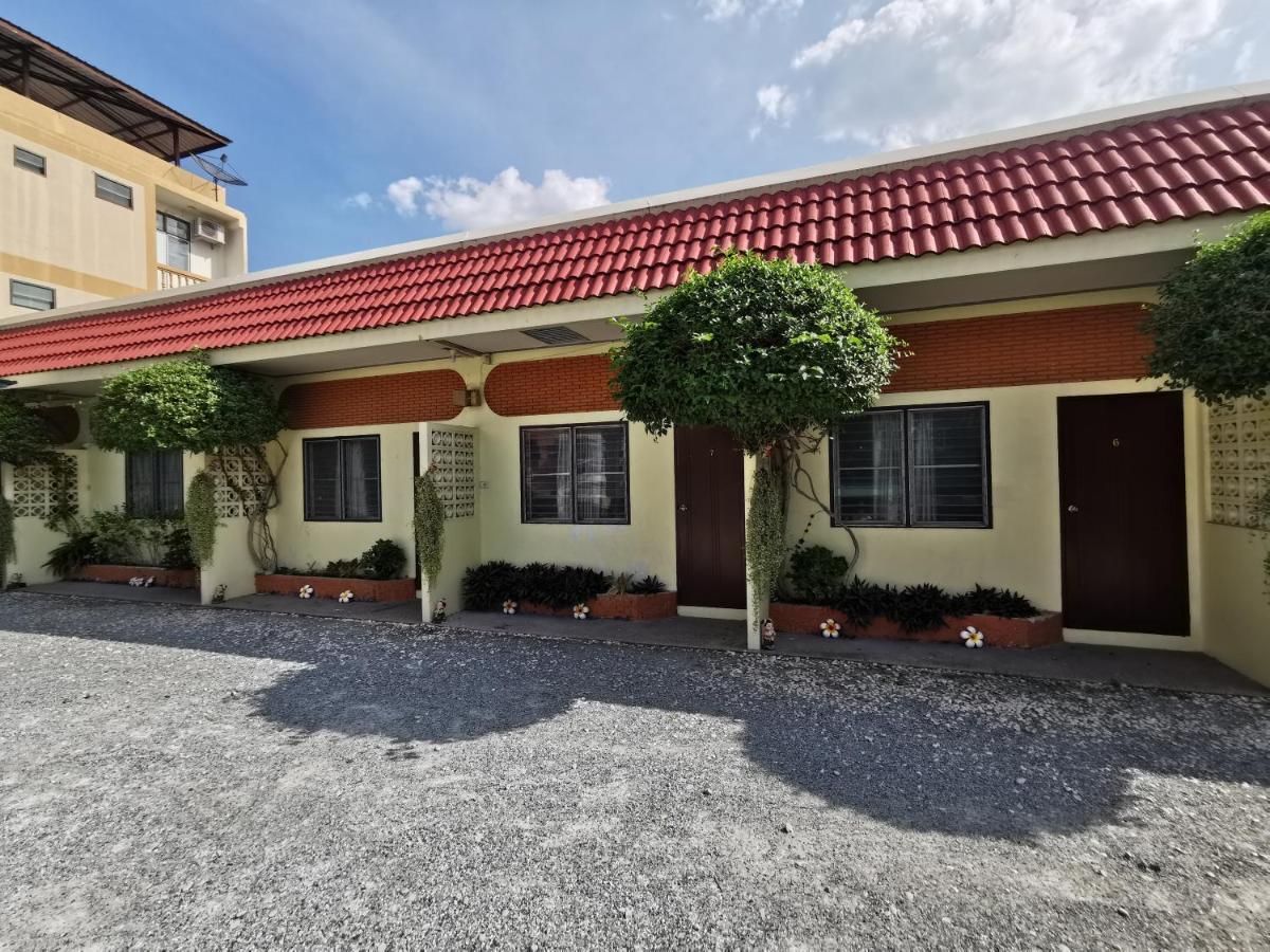 Bangsaen Samiya Guesthouse מראה חיצוני תמונה