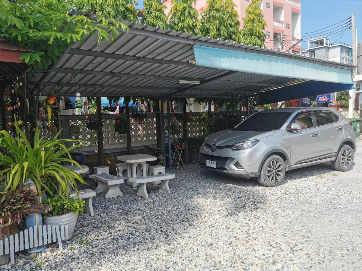 Bangsaen Samiya Guesthouse מראה חיצוני תמונה