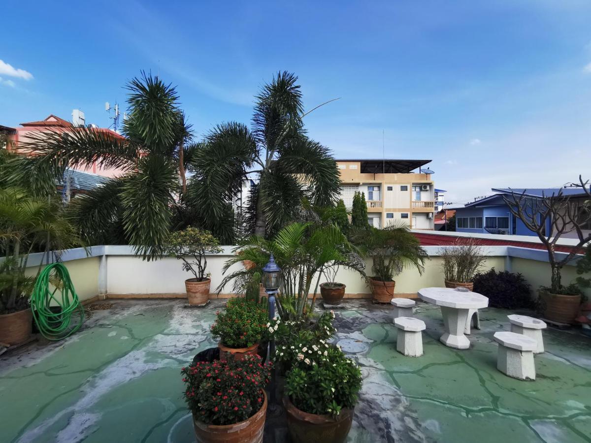 Bangsaen Samiya Guesthouse מראה חיצוני תמונה